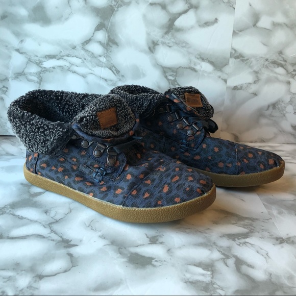Toms Women’s High Top Ankle Shoes Fleece Lined Blue Pink Leopard Print - Picture 8 of 16